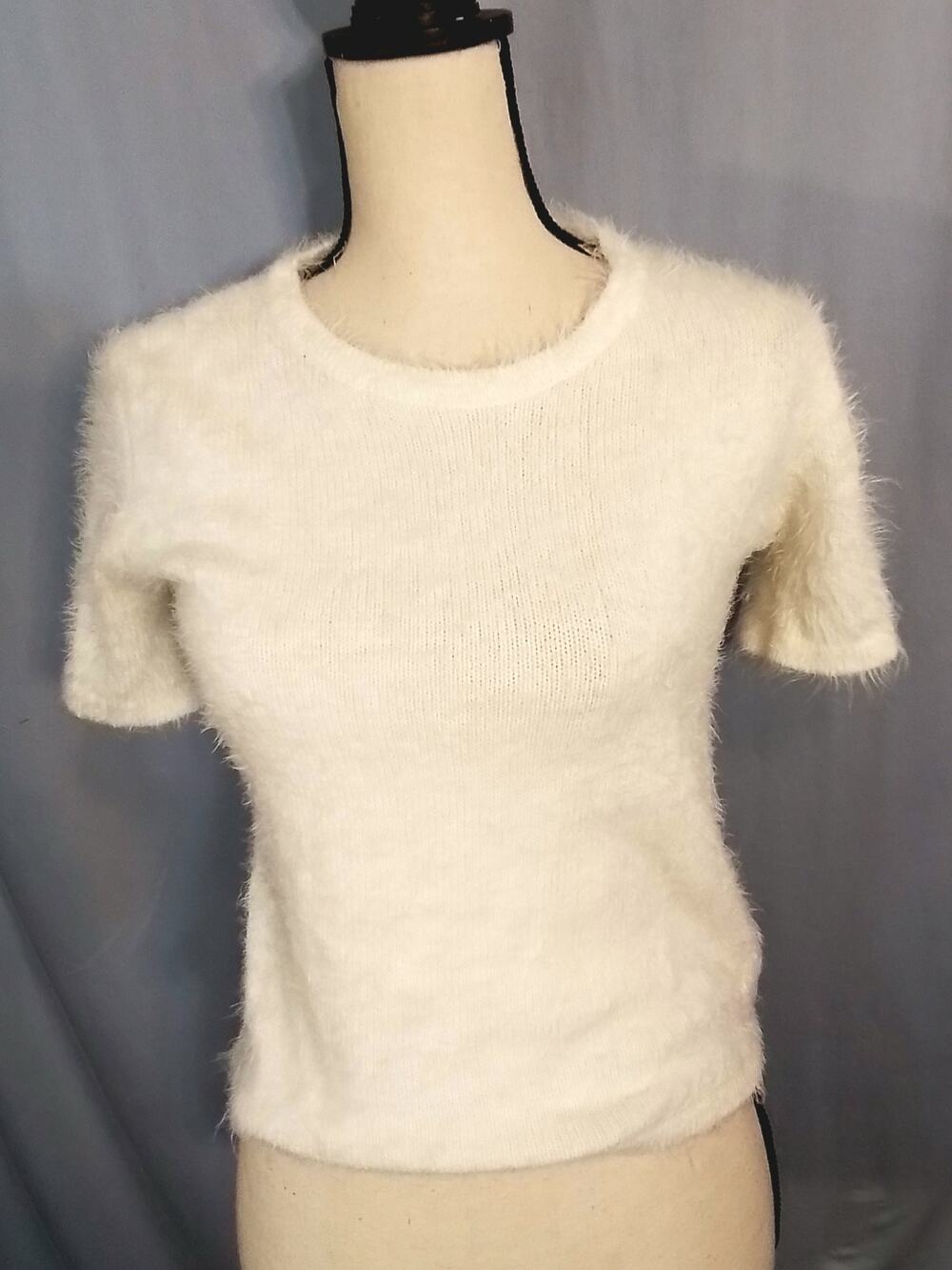 EBBY AND I  soft cozy short sleeve crop  sweater